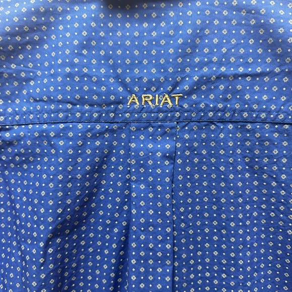 Brand new, never worn Ariat button down shirt - Picture 4 of 4